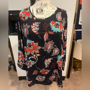 Women’s XXL 3/4 length sleeve floral/paisley-esq blouse